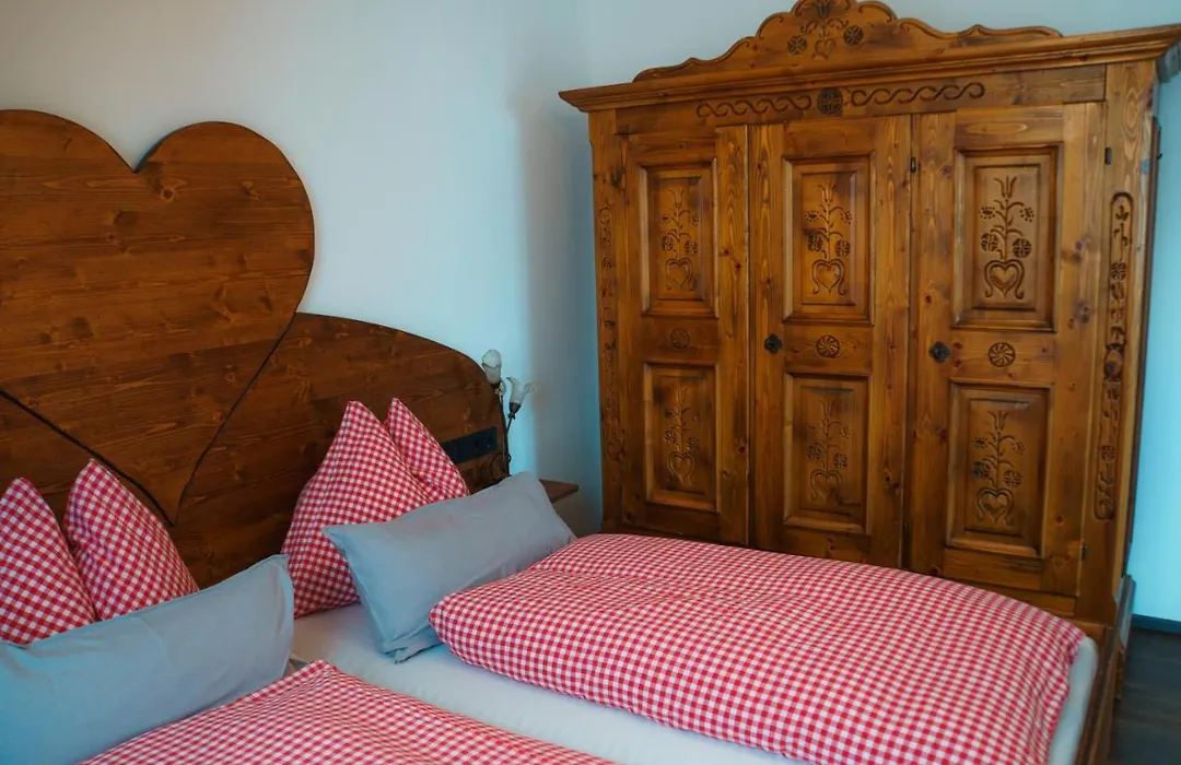 Pension Haus Sanz-1